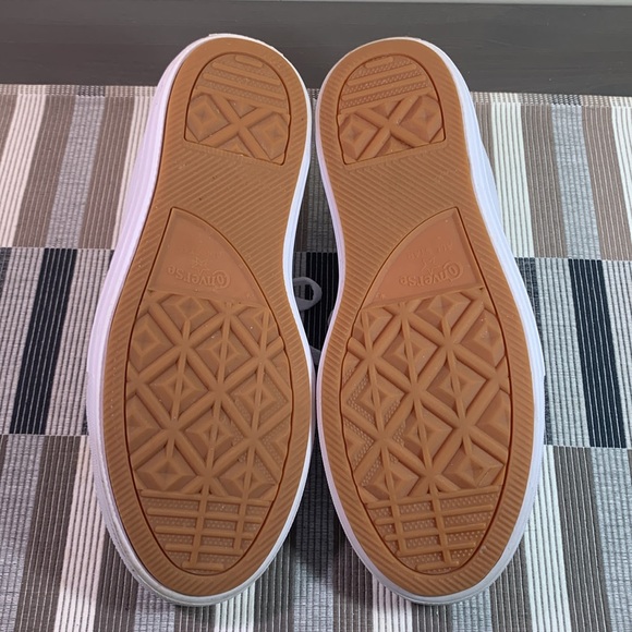 Women’s Chuck Taylor Move All Star Converse Platform Sneakers, White, size 9 - Picture 9 of 13